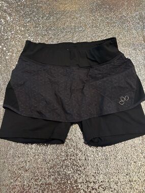 Black Women's Active Skort with Subtle Geometric Print